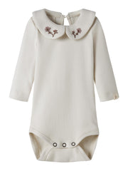 Lil Atelier Fundo Emb Body Barn Flower