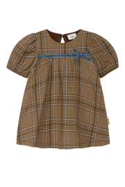 Hust and Claire Karnelia Kjole