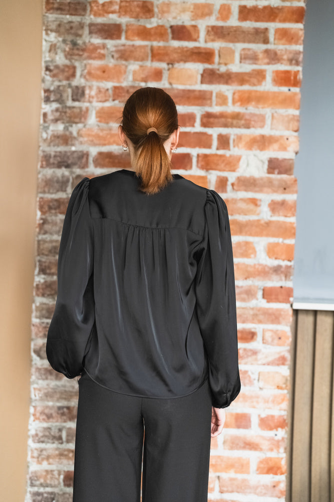 Raus Trine Shirt Black