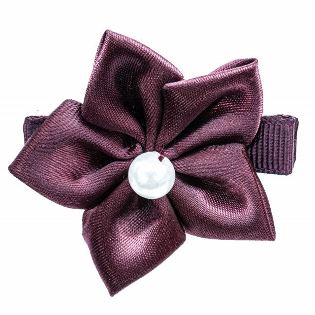 Stor Blomst i sateng med perle Burgundy